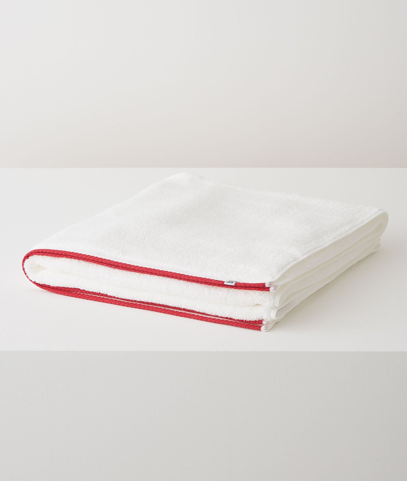 BATH SHEET / WHITE | ROYAL-PHOENIX of the seas