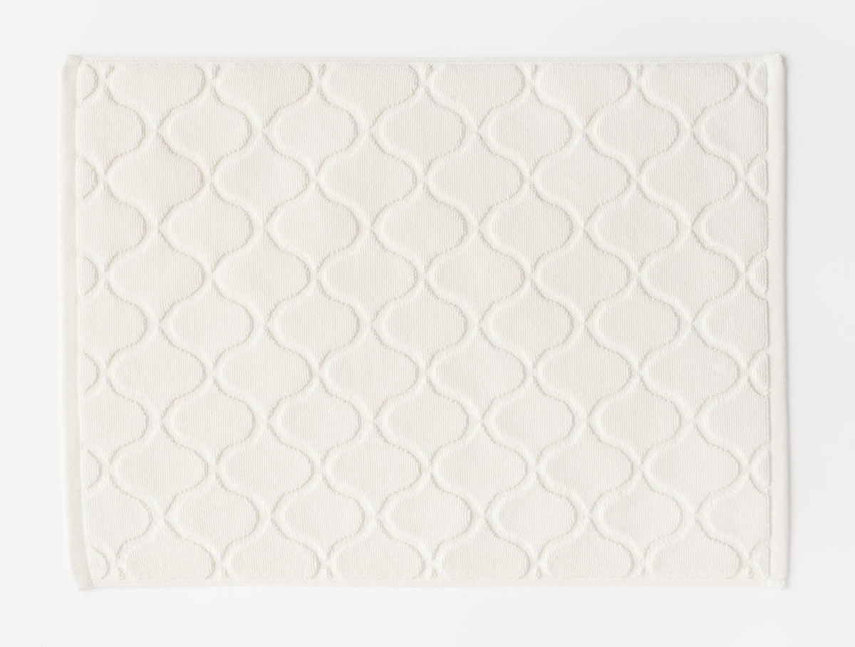 BATH MAT / TILE / WHITE